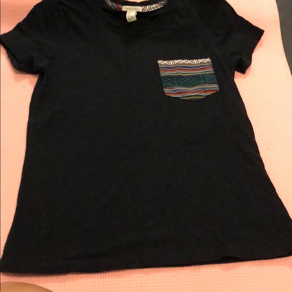 Cute tee - Picture 3 of 3